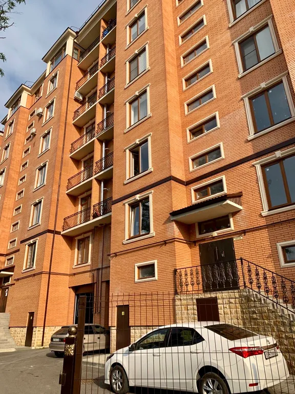 Просторный апартамент с видом на комсомольский парк рядом с озером