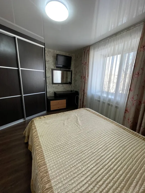 В центре Ишима, просторная 2-комнатная для командировок и семьи