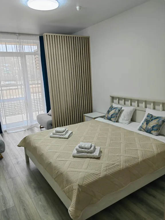 Просторная квартира с бассейном в ЖК Кипарис