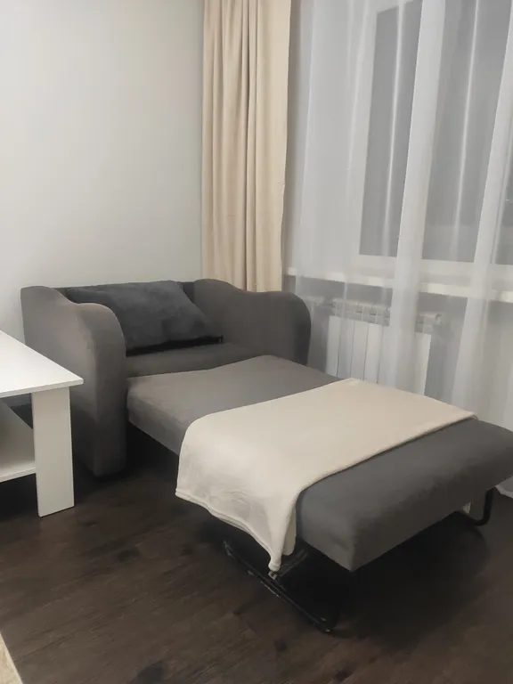 Уютный семейный апартамент в центре, штаб округа набережная, 5 гостей