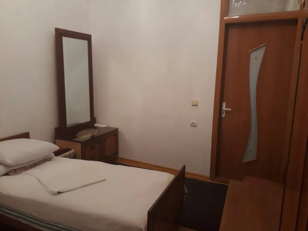 Квартира 2-комнатная Квартира — Евпатория