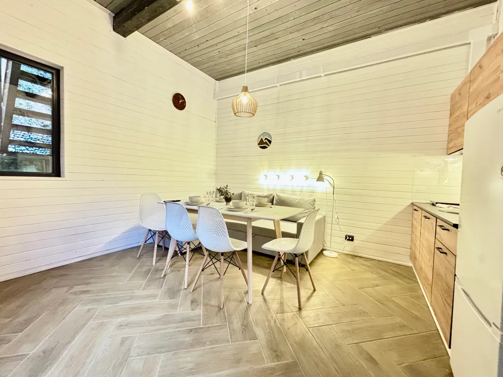 Кругозор- апартаменты, вид на озеро и горы