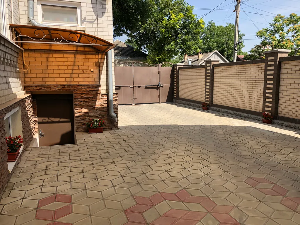 Уютный дом в центре города