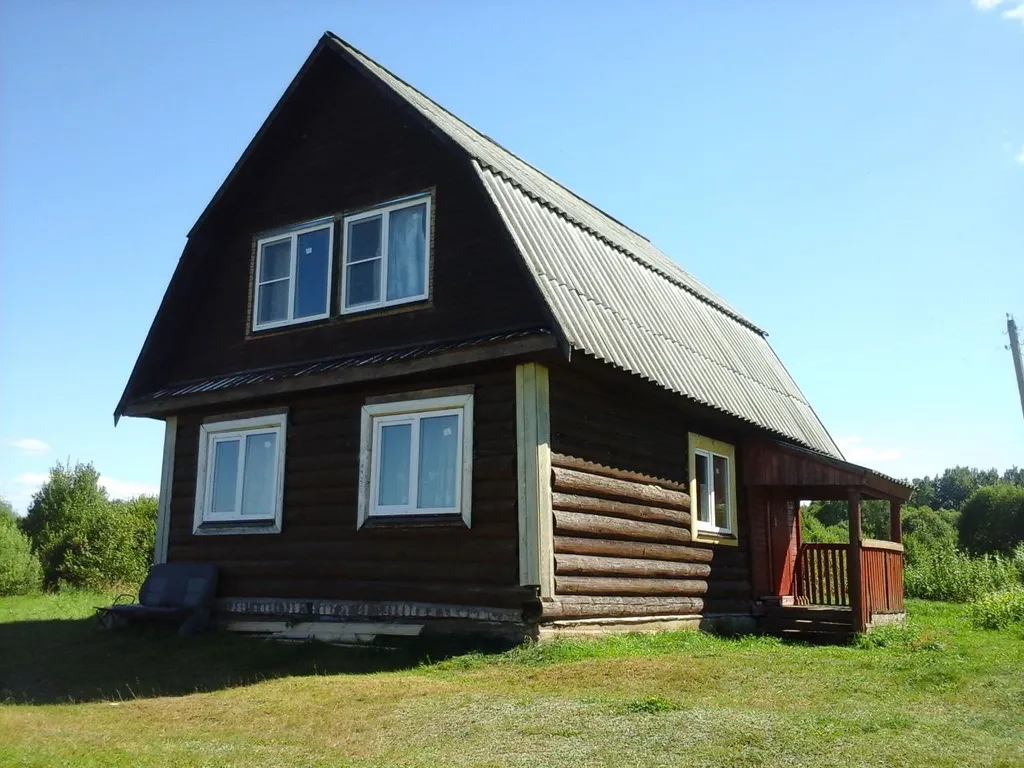 Дом на берегу заводи