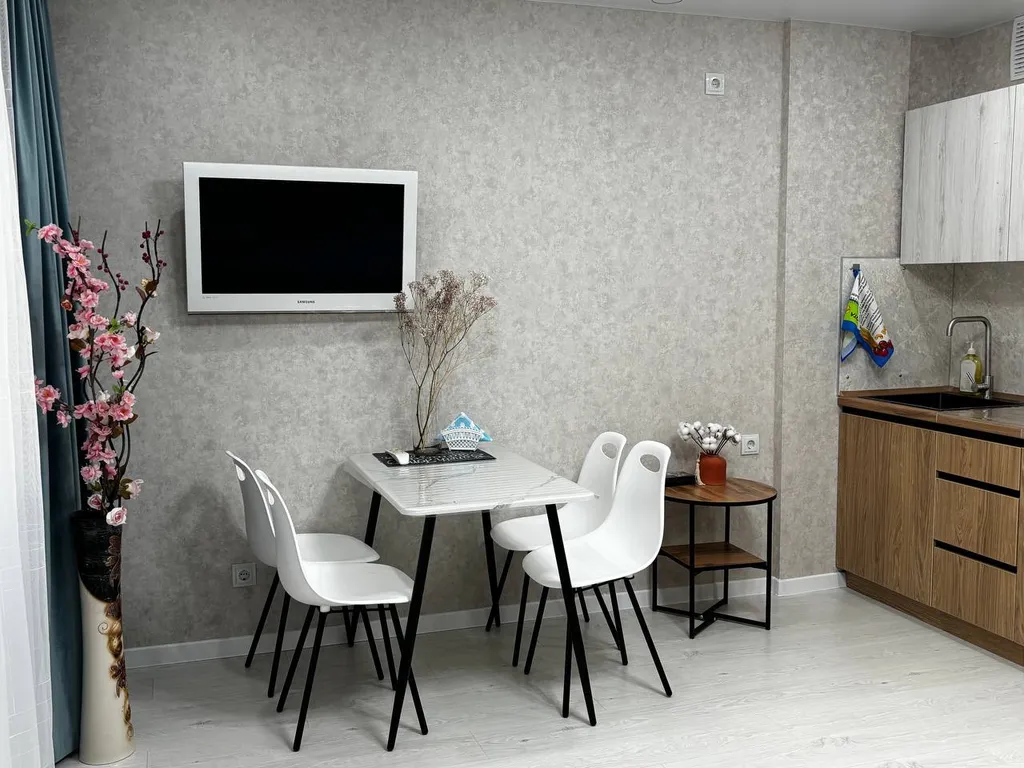 Уютная-студия в новом районе рядом с МНТК