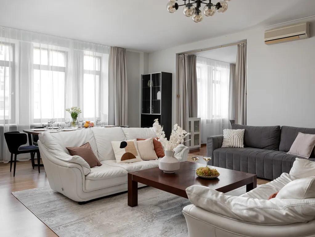 Четырехкомнатная квартира в элитном доме на Тверской