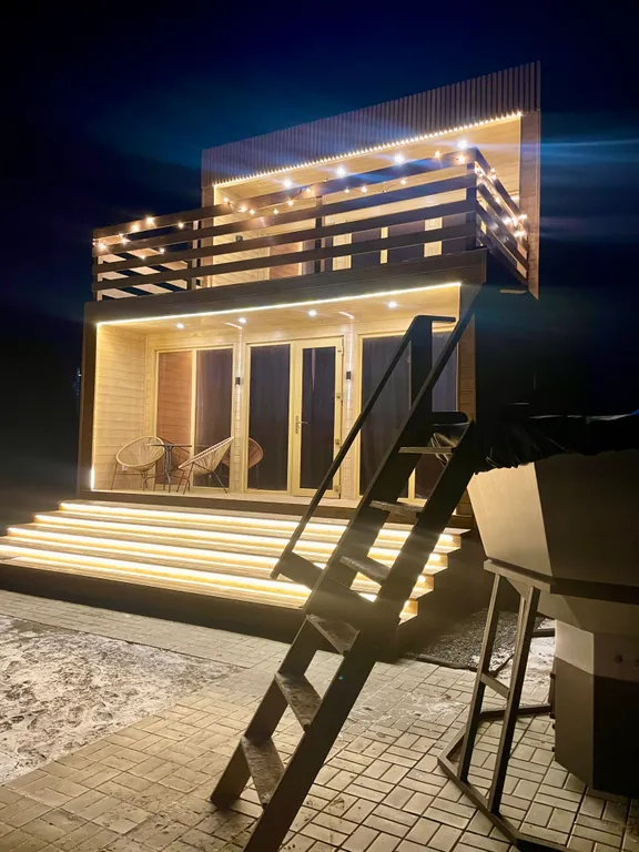 Уютный Cube House с видом на Волгу