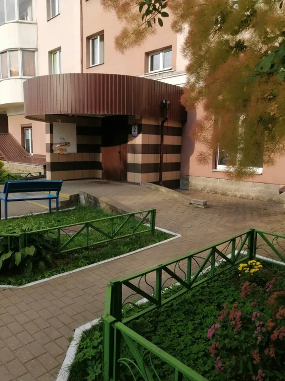 Аккуратная однокомнатная квартира возле живописного Лошицкого парка