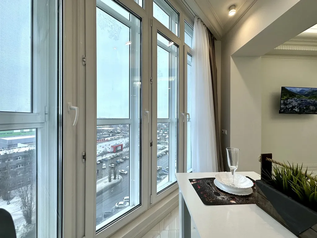 Роскошная 1-комнатная квартира рядом с центром настольного тенниса