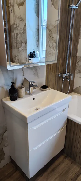 Дом с панорамными окнами в стиле Barn House