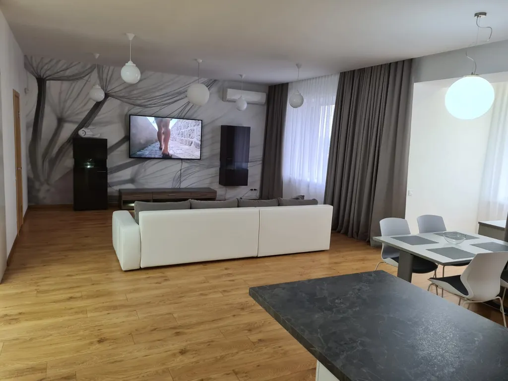 Люкс в новом доме с паркингом