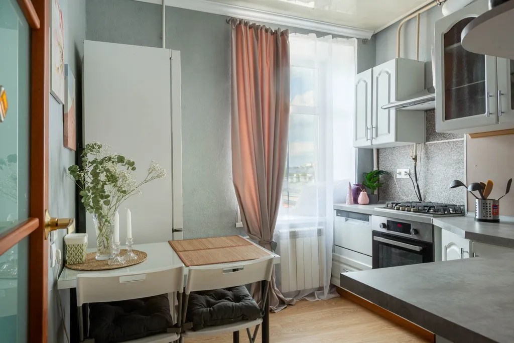 Видовая 2-х комнатная квартира в доме с историей в сердце города