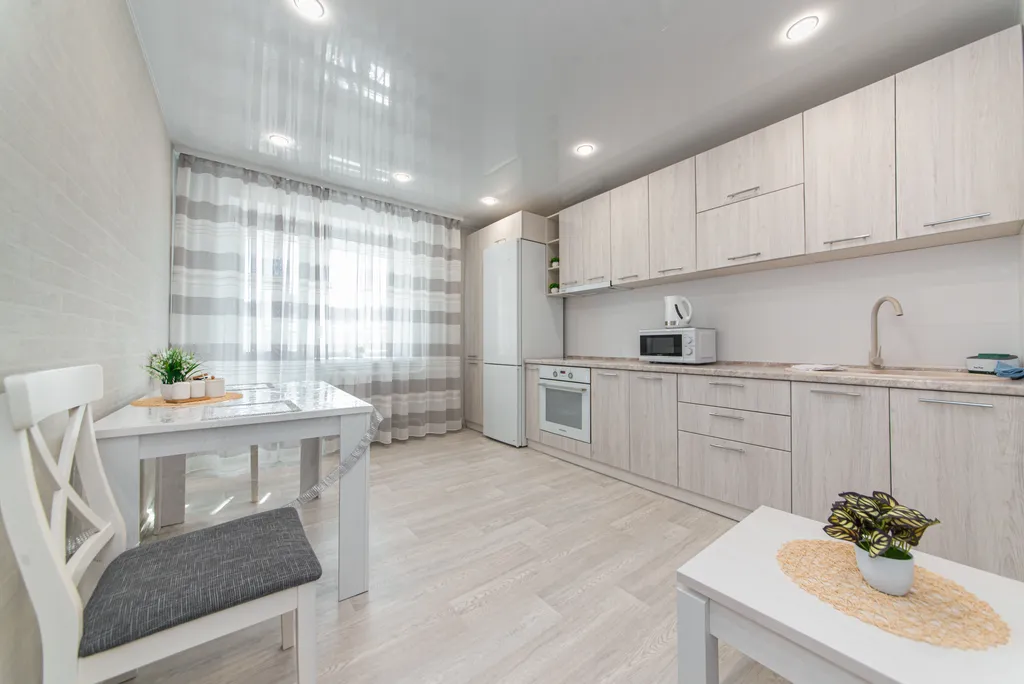 В эпицентре жизни Зашекснинского района: просторная и уютная квартира — аренда посуточно в Череповец