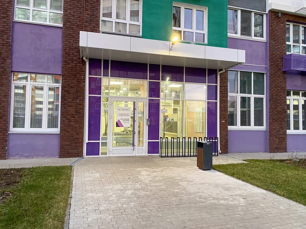 Квартира с большим ТВ у Суворовского училища