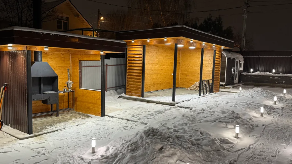 Двухэтажный дом с баней на дровах и мангальной зоной