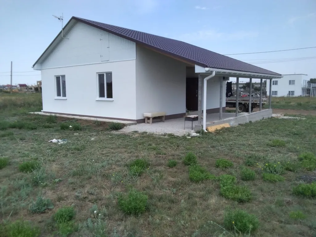 Уютный дом, 850 метров от моря. Малое скопление людей на пляже.