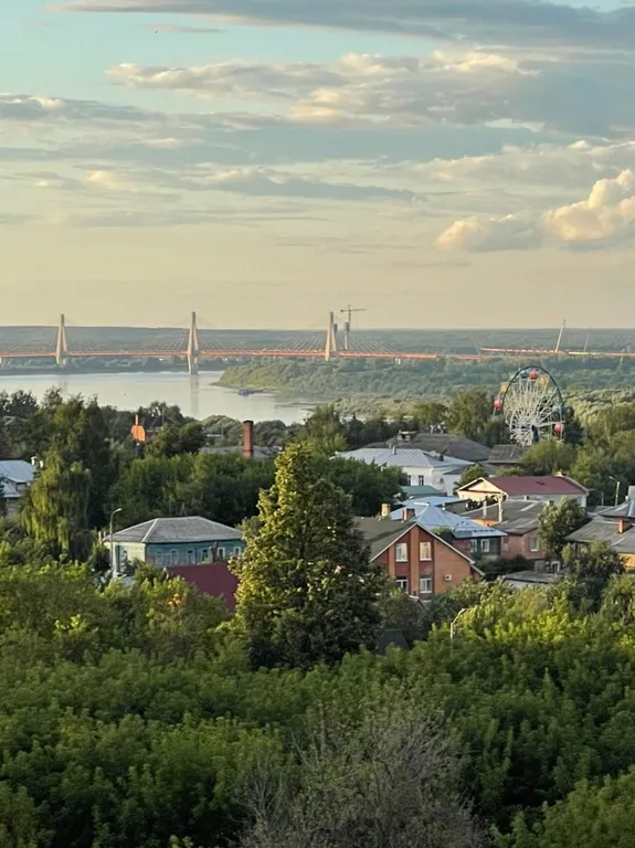 С видом на реку и все монастыри