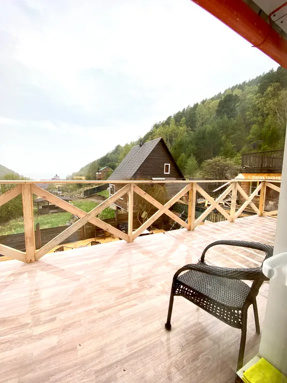 Уютный коттедж с видом на озеро Байкал