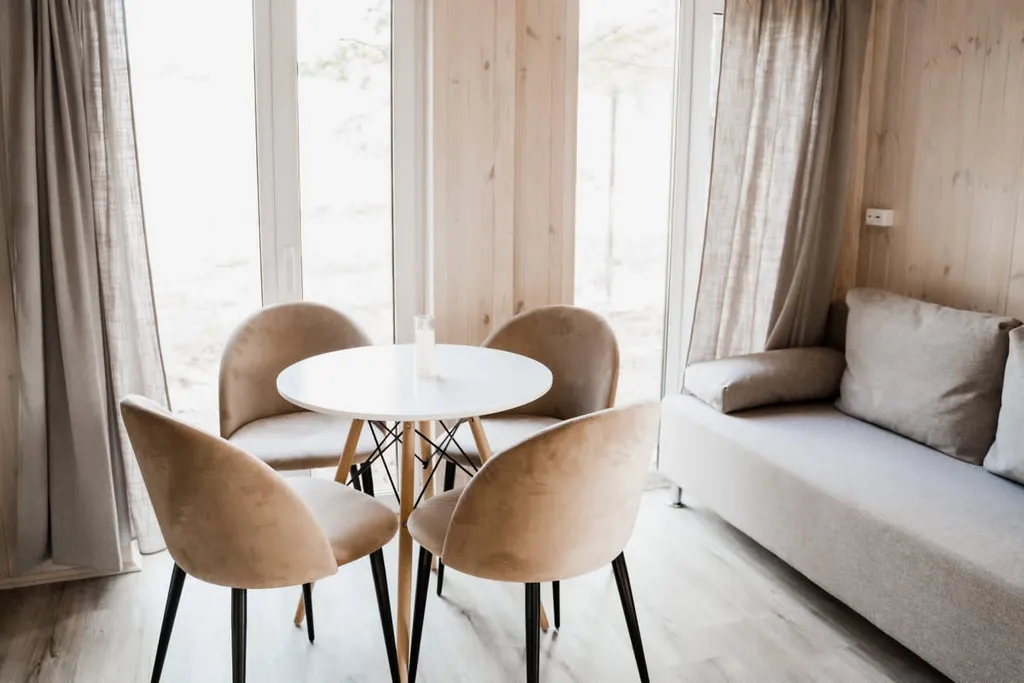 Уютный дом в сосновом лесу