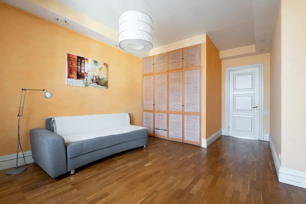 Квартира Уникальная атмосферная квартира с террасой на Петроградской стороне — Санкт-Петербург