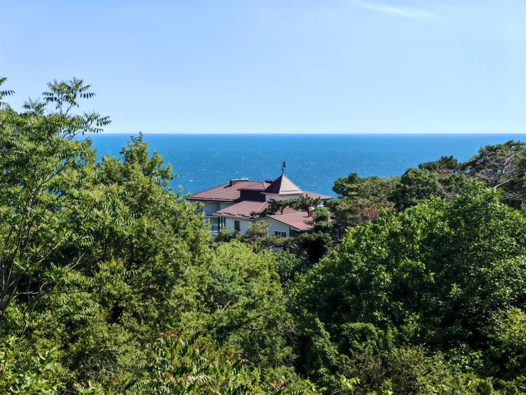 Уютная квартира с видом на море частном доме