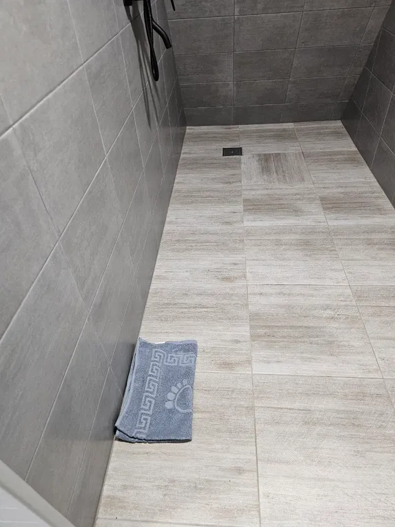 Шестиместный коттедж с изолированным участком 10 соток №2