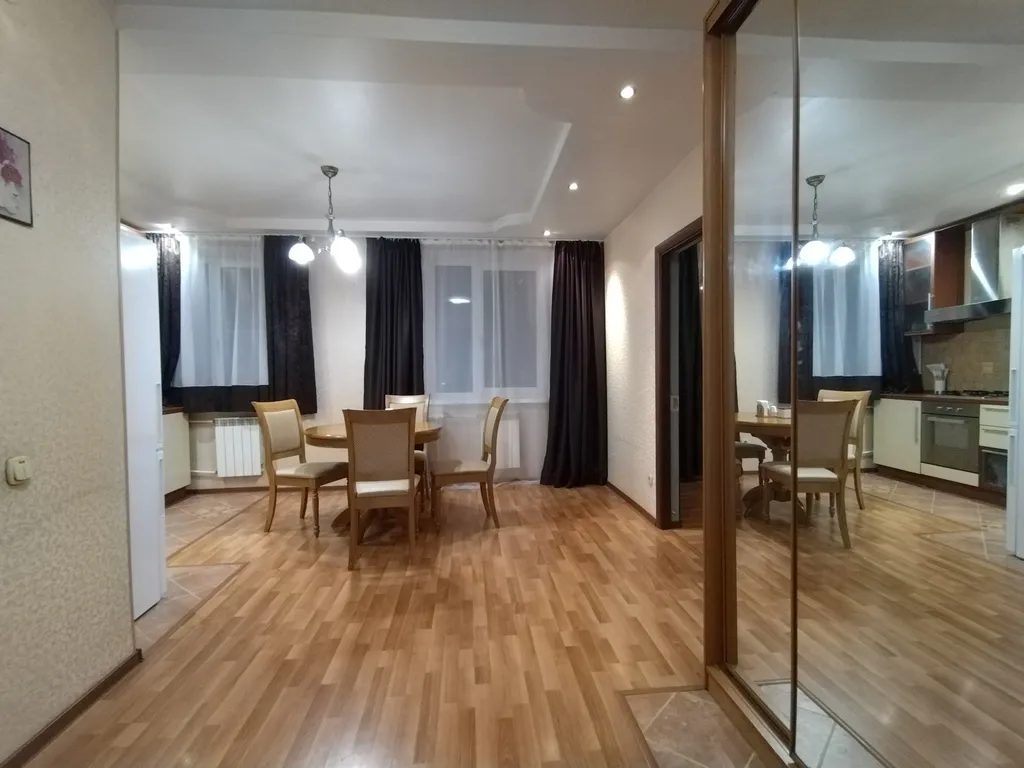 Уютная двухкомнатная квартира на пешеходной улице