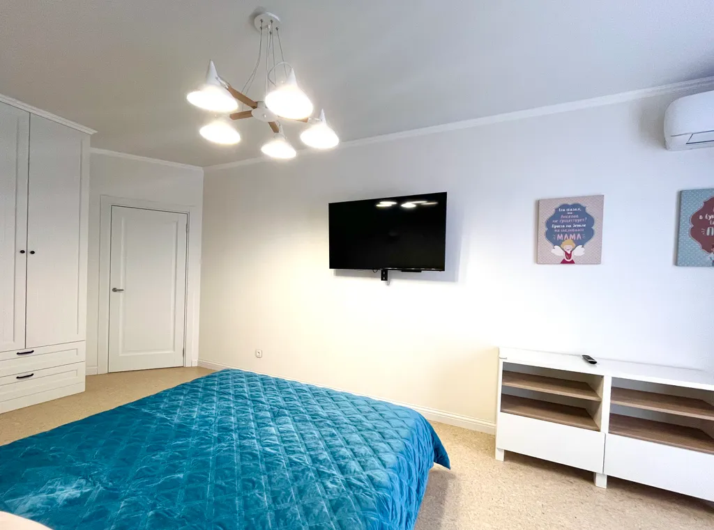 Видовая двухкомнатная квартира в центре города