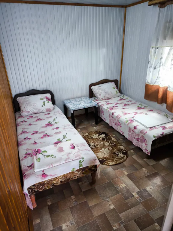 Шестиместный номер на берегу моря