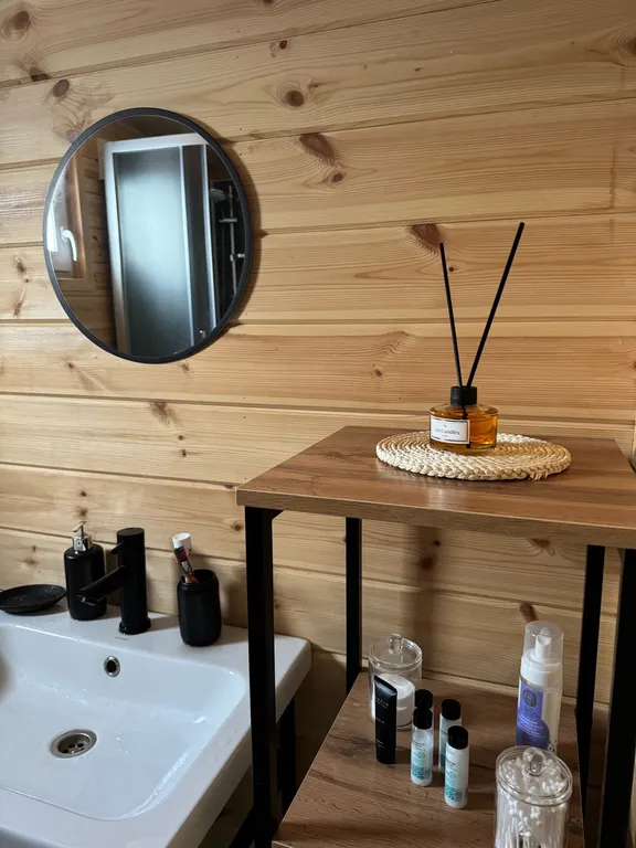 Уютный дом в лесу