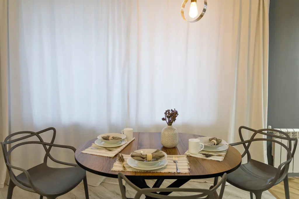 Дизайнерская квартира с камином