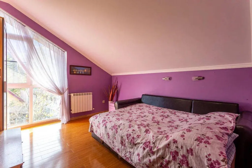 Двухэтажный дом на Турчинского