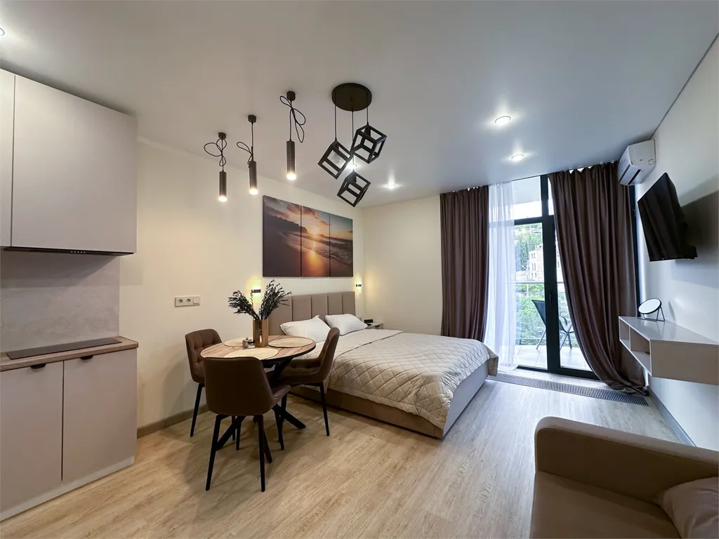 Квартира Дизайнерская студия Ls-art-dream vacation с видом на горы и город 5эт — аренда посуточно в Алушта