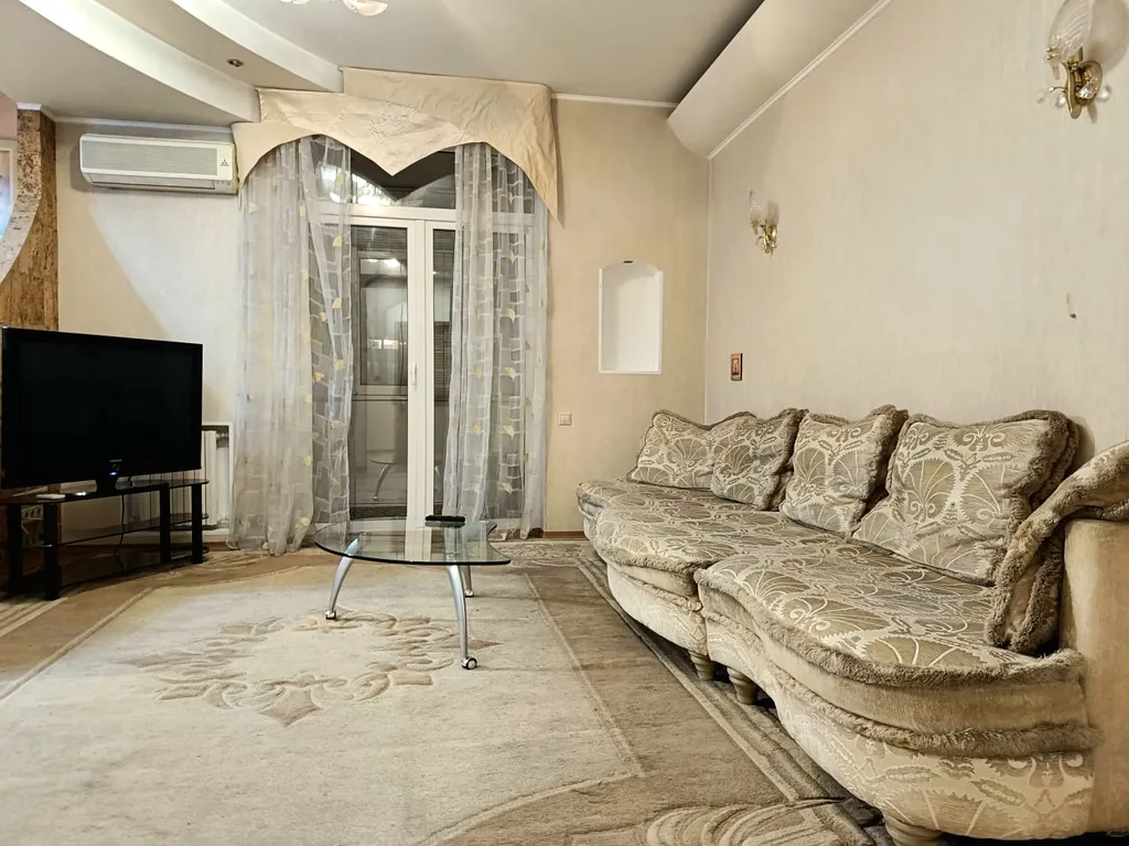 Вода всегда, просторная в центре возле Набережной