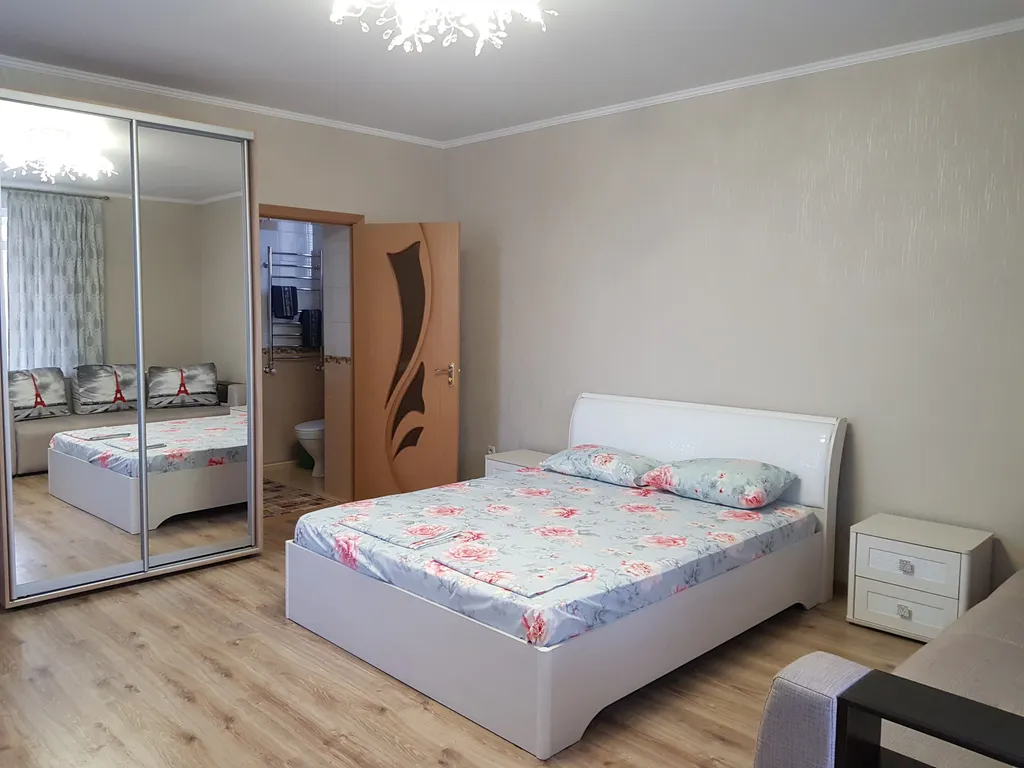 Большой Дом с отдельным двором и парковкой