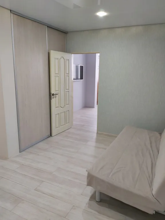 Большая 2-комнатная квартира в центре города с новым современным ремонтом