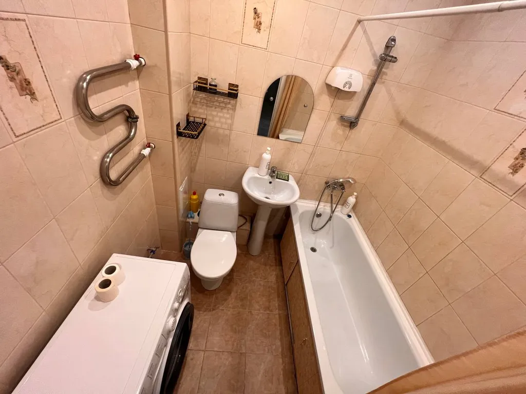 Квартира Уютная светлая студия, центр, ТЦ Вояж, парковка, кафе, аквапарк источник — Тюмень