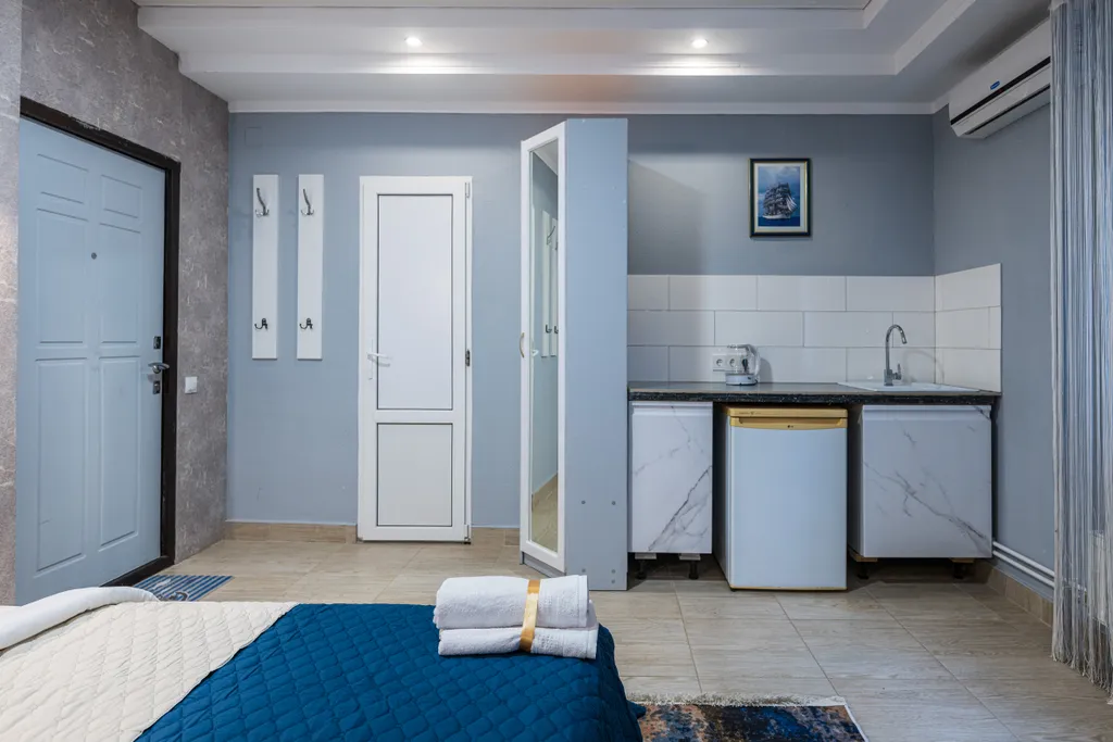 Уютное жильё с кухней и санузлом