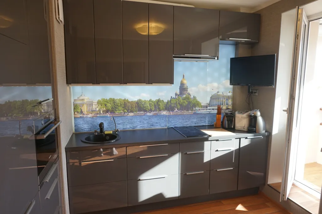 Квартира комфорт, бизнес класса возле метро Парнас