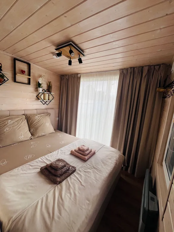 Уютный домик в тихом месте у реки