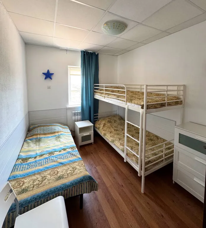 Две спальни, кухня с диваном, балкон