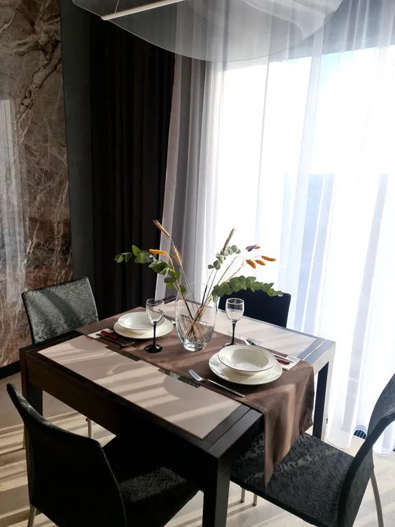 Уютная квартира в центре города на высоком этаже с видом на море