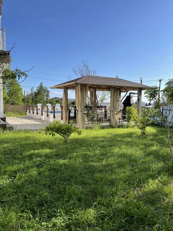 Дом с подогреваемым бассейном и 5 спальнями