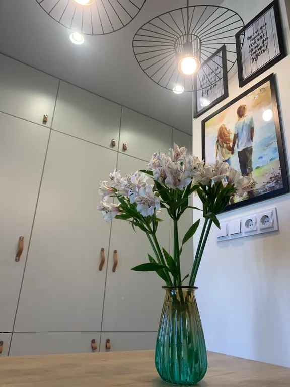 Двухуровневые апартаменты Снегурочка на набережной в центре города