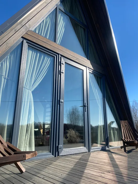 Треугольный дом в скандинавском стиле A-frame