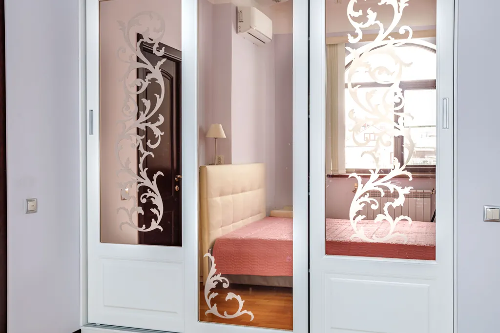 Коттедж с бассейном и сауной