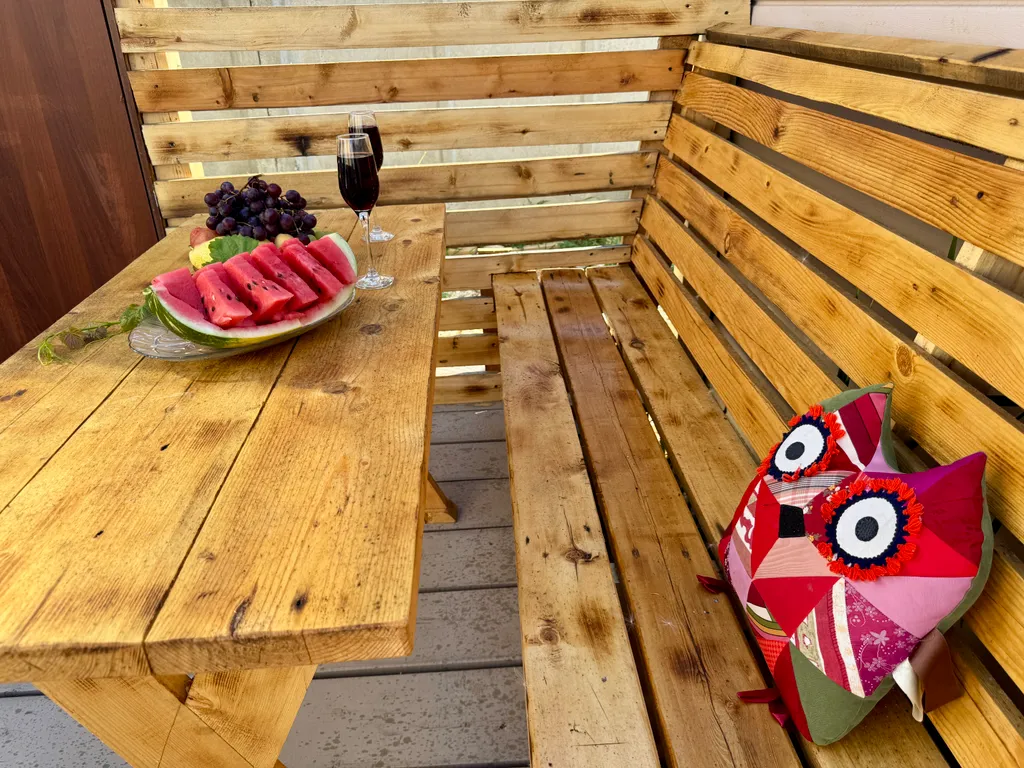 Домик 4-х местный 2-х комнатный с кухней