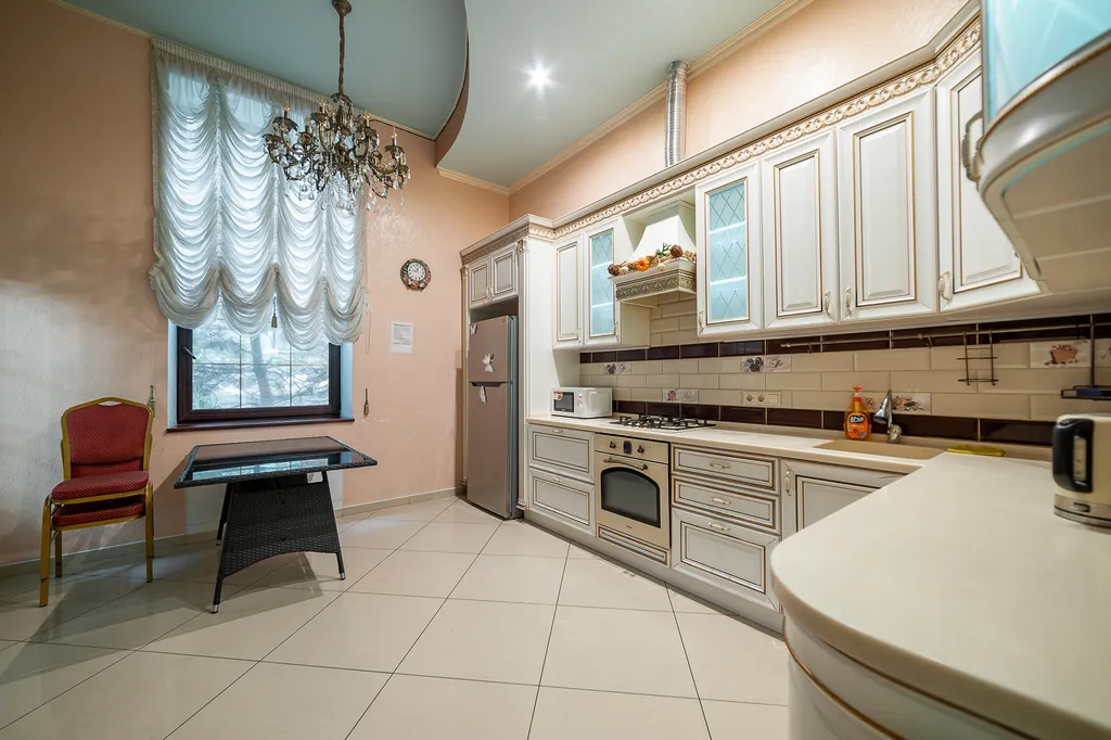 6-комнатный Дом