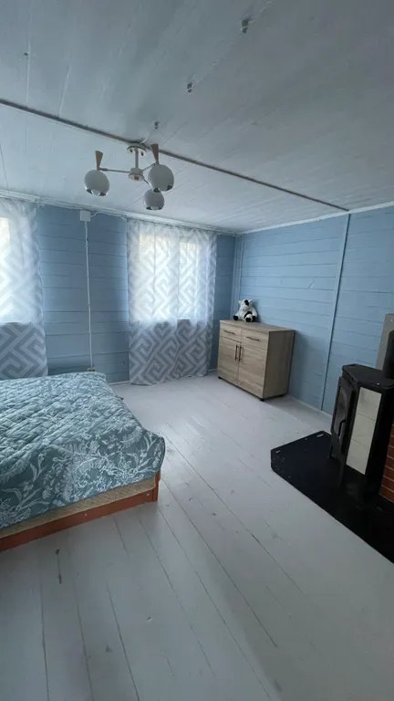 Загородный дом у красивого озера