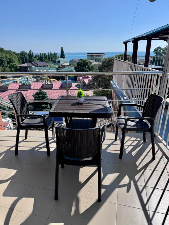 Четырёхместный номер с видом на море, со всеми удобствами